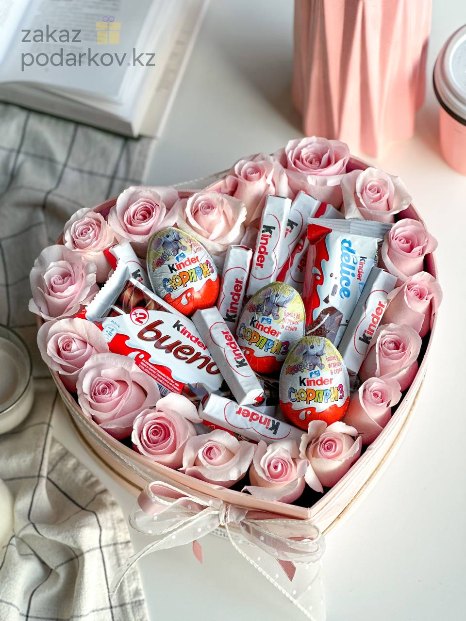 Подарочный набор "more love" голландские розы со сладостями