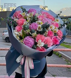 Букет "Одажио" из альстромерий, роз, пионов и гвоздик