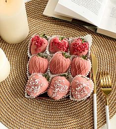 Клубничный бокс "Мармелад" клубника в розовом шоколаде