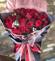 Букет "Фелицата" c пионовидными розами Red Piano