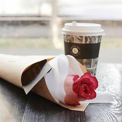 С добрым утром! Круглосуточная доставка кофе с букетом из голландских роз 2