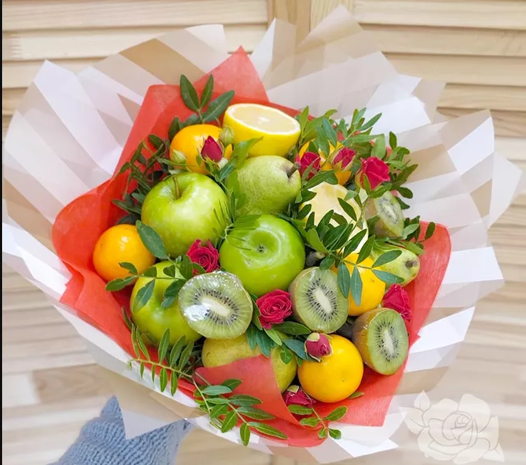 Букет из фруктов и цветов "Мохито"
